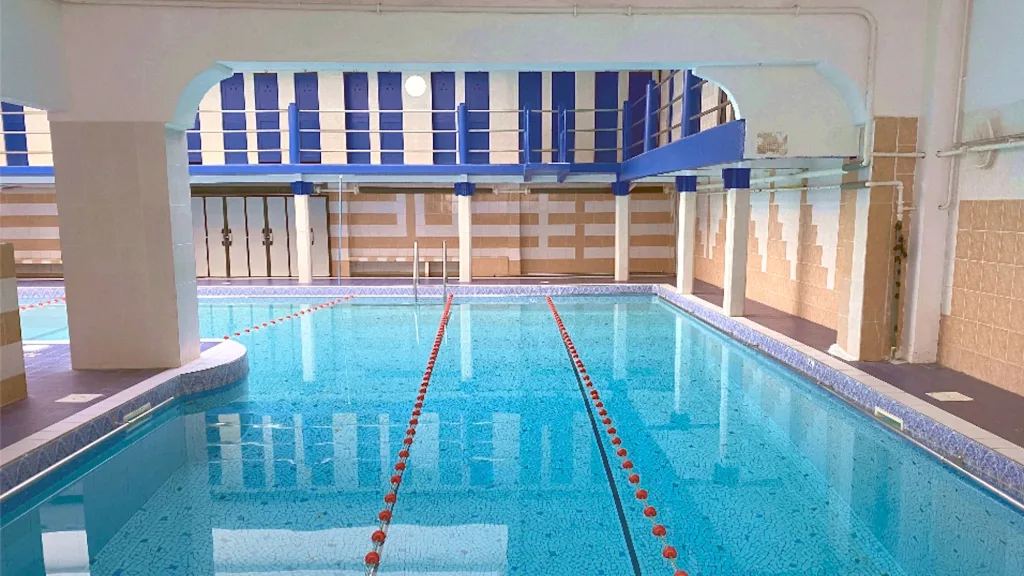 piscine activeswim vue des lignes d'eau